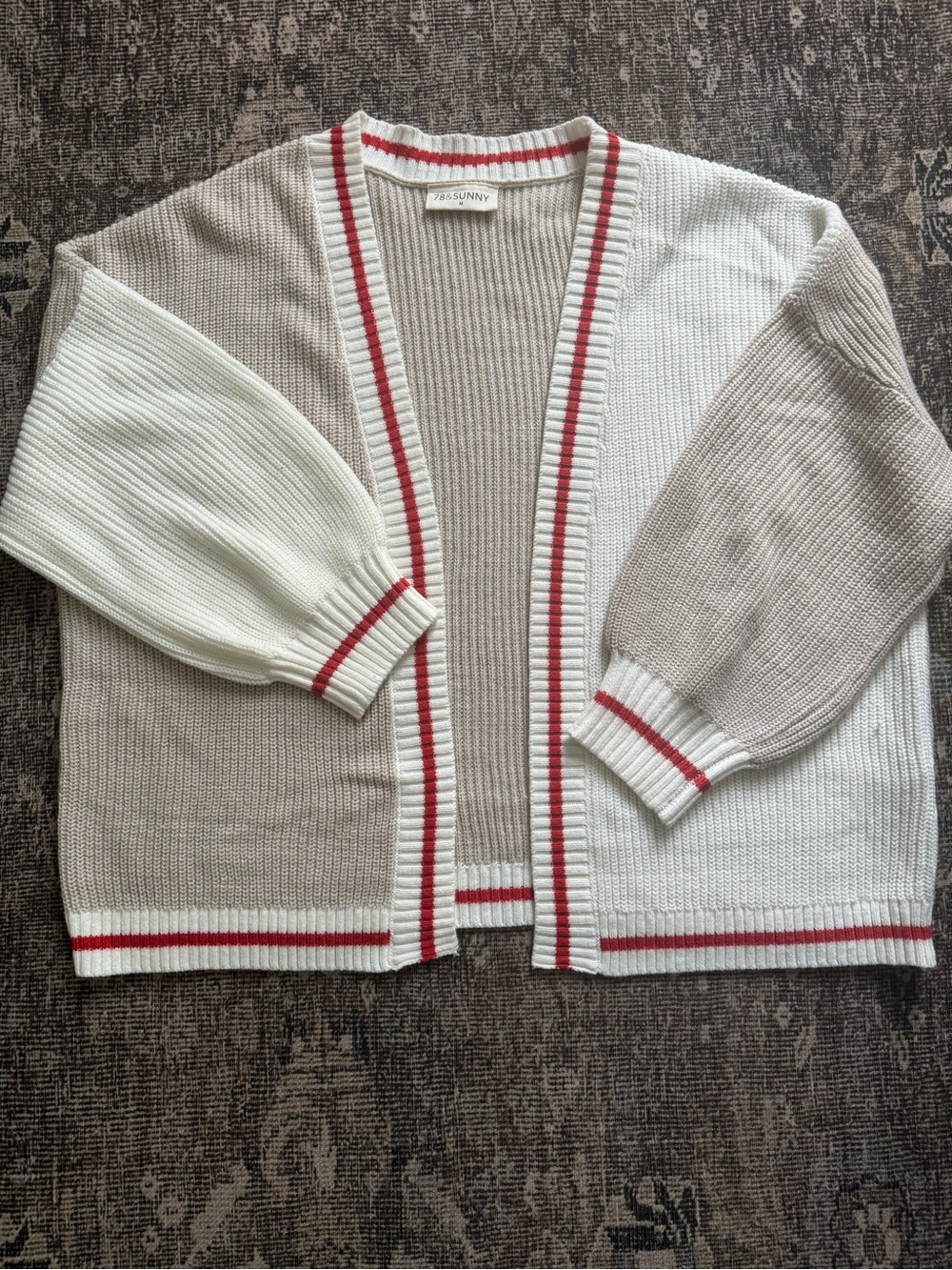 78 Sunny Colorblock Open Cardigan - Cream,
Taupe & Red Trim
Worn maybe Twice